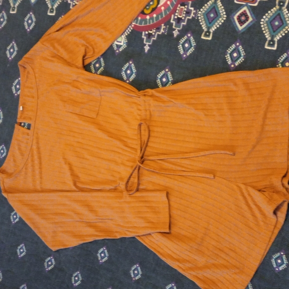 Mustard colored long sleeve romper - Picture 1 of 1